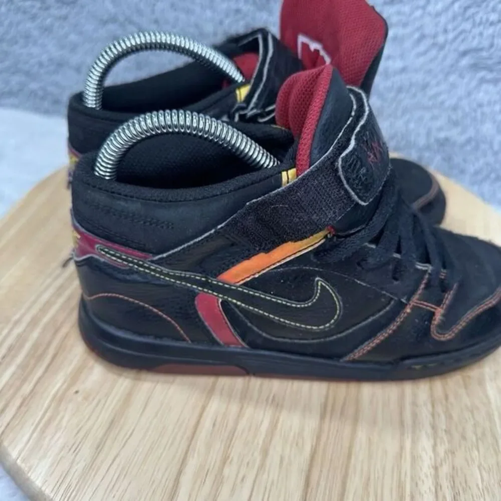 Nike NYX Dunk Mid 2009, w/ Strap Black/Blaze  Size‎ 4.5y